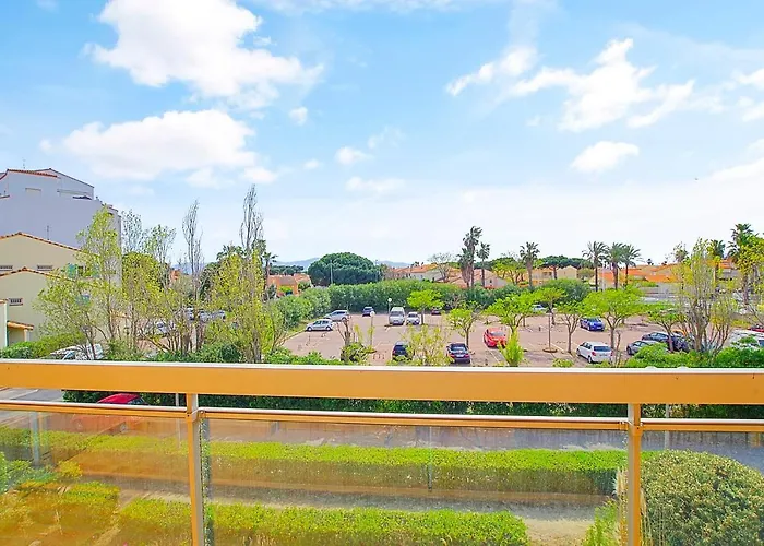 T2 Dans La Marina Du Port De - 2622 - *